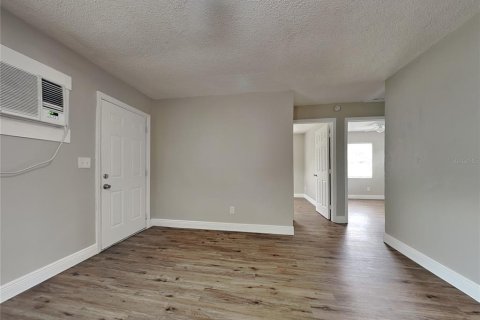 Apartamento en alquiler en Tampa, Florida, 2 dormitorios, 60.2 m2 № 1918727 - foto 2