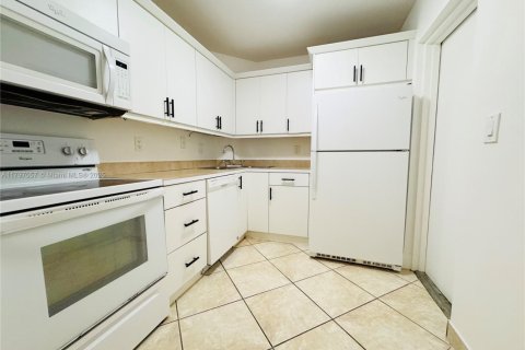 Condominio en venta en Oakland Park, Florida, 2 dormitorios, 97.55 m2 № 1979854 - foto 21