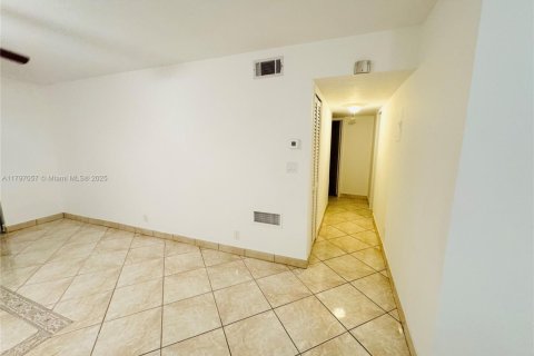 Condominio en venta en Oakland Park, Florida, 2 dormitorios, 97.55 m2 № 1979854 - foto 17