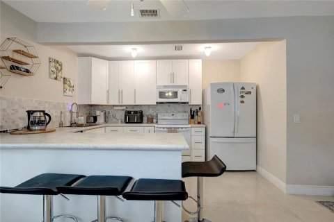 Купить коммерческую недвижимость в Тампа, Флорида 11 спален, 307.41м2, № 1543602 - фото 22