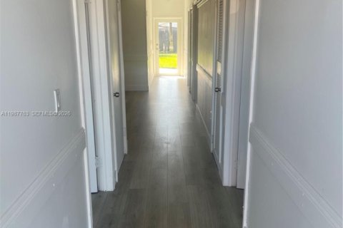 Villa ou maison à louer à Miami, Floride: 8 chambres № 2049003 - photo 2