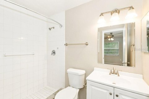 House in Tampa, Florida 3 bedrooms, 119.75 sq.m. № 2383340 - photo 12