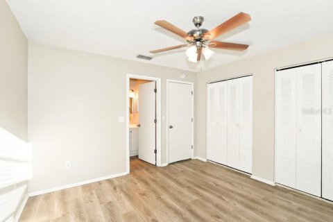 House in Tampa, Florida 3 bedrooms, 119.75 sq.m. № 2383340 - photo 11
