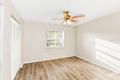 House in Tampa, Florida 3 bedrooms, 119.75 sq.m. № 2383340 - photo 10