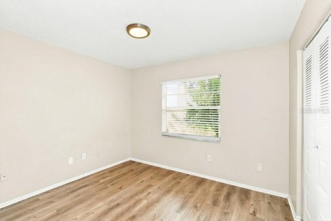 House in Tampa, Florida 3 bedrooms, 119.75 sq.m. № 2383340 - photo 14