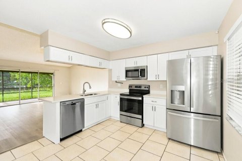 House in Tampa, Florida 3 bedrooms, 119.75 sq.m. № 2383340 - photo 7
