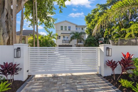 House in Sarasota, Florida 5 bedrooms, 389.26 sq.m. № 2151043 - photo 3