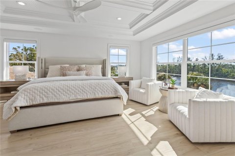 House in Sarasota, Florida 5 bedrooms, 389.26 sq.m. № 2151043 - photo 23