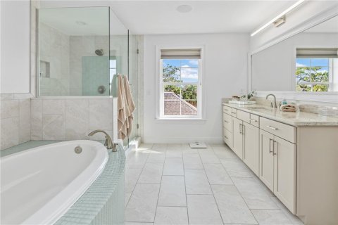 House in Sarasota, Florida 5 bedrooms, 389.26 sq.m. № 2151043 - photo 25