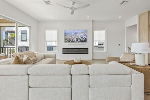 House in Sarasota, Florida 5 bedrooms, 389.26 sq.m. № 2151043 - photo 16