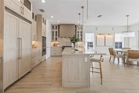 House in Sarasota, Florida 5 bedrooms, 389.26 sq.m. № 2151043 - photo 12