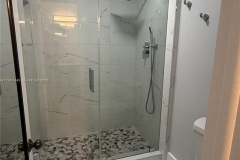 Снять в аренду таунхаус в Санрайз, Флорида 3 спальни, 174.28м2, № 2033585 - фото 16