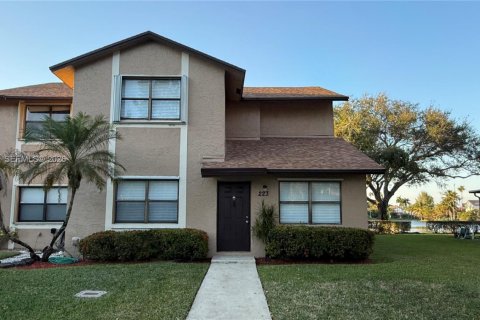 Townhouse in Sunrise, Florida 3 bedrooms, 174.28 sq.m. № 2033585
