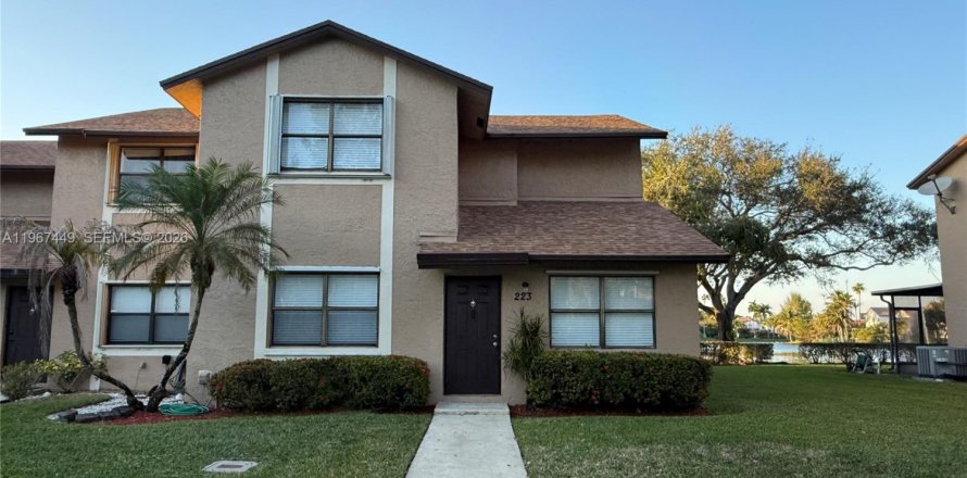 Таунхаус в Санрайз, Флорида 3 спальни, 174.28м2 № 2033585