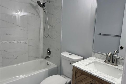 Снять в аренду таунхаус в Санрайз, Флорида 3 спальни, 174.28м2, № 2033585 - фото 11