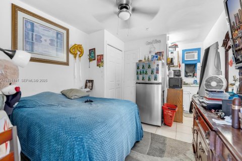 Propiedad comercial en venta en Hallandale Beach, Florida № 1993386 - foto 14