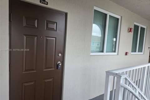 Condo in Homestead, Florida, 2 bedrooms  № 2067613
