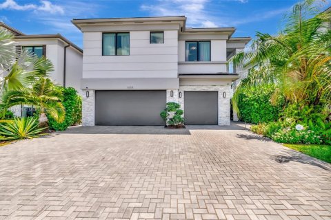 House in Boca Raton, Florida 5 bedrooms, 339 sq.m. № 1727168 - photo 2