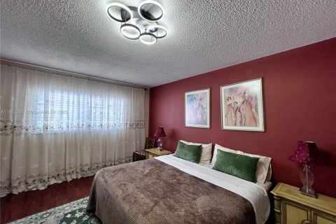 Apartment in Hallandale Beach, Florida 1 bedroom, 67.82 sq.m. № 1881789 - photo 10