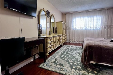Apartment in Hallandale Beach, Florida 1 bedroom, 67.82 sq.m. № 1881789 - photo 9