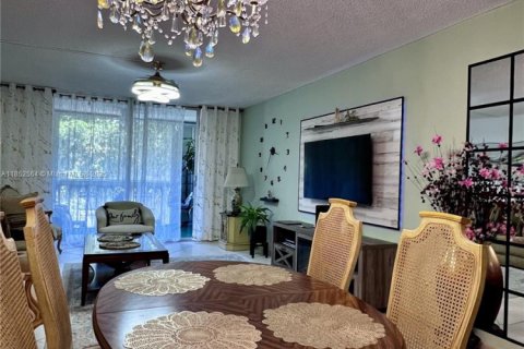 Apartment in Hallandale Beach, Florida 1 bedroom, 67.82 sq.m. № 1881789 - photo 6