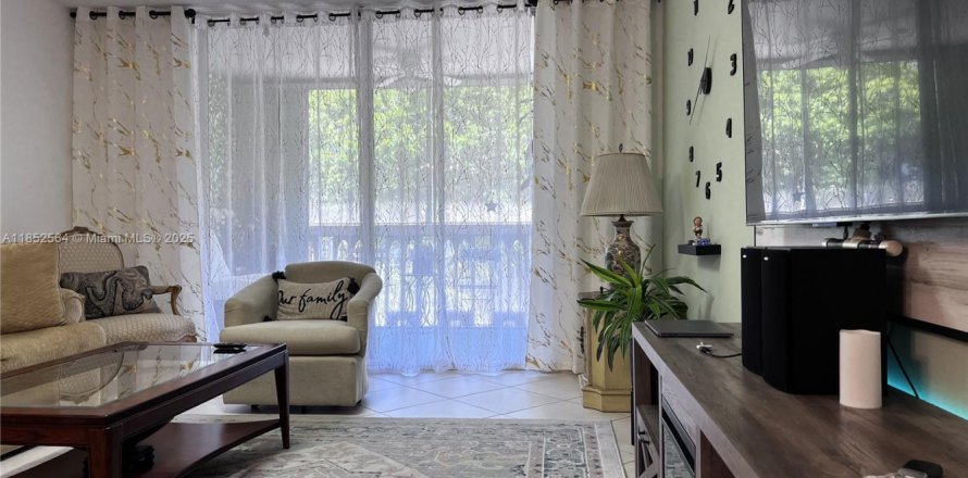 Apartment in Hallandale Beach, Florida 1 bedroom, 67.82 sq.m. № 1881789