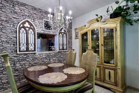 Apartment in Hallandale Beach, Florida 1 bedroom, 67.82 sq.m. № 1881789 - photo 5