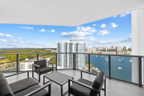 Condo in North Miami Beach, Florida, 2 bedrooms  № 2076693 - photo 20