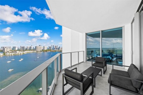 Condo in North Miami Beach, Florida, 2 bedrooms  № 2076693 - photo 21