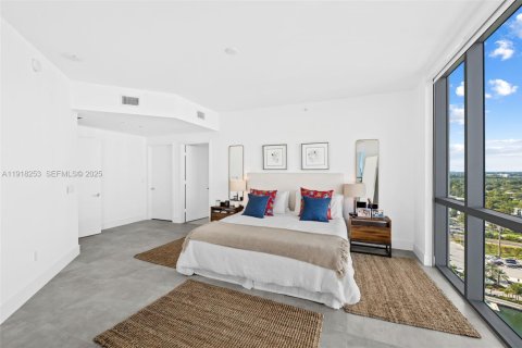 Condo in North Miami Beach, Florida, 2 bedrooms  № 2076693 - photo 11