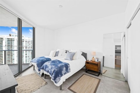 Condo in North Miami Beach, Florida, 2 bedrooms  № 2076693 - photo 17