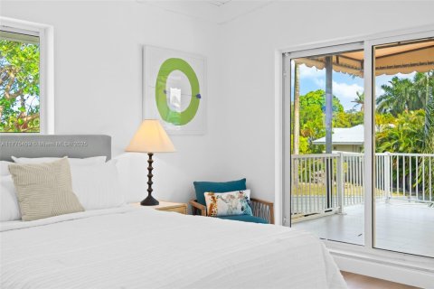 House in Fort Lauderdale, Florida 3 bedrooms, 146.04 sq.m. № 1890946 - photo 17