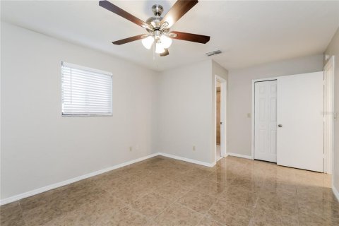 House in Kissimmee, Florida 3 bedrooms, 110.93 sq.m. № 2259347 - photo 8