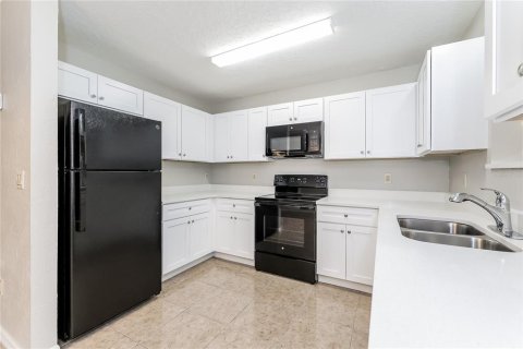 House in Kissimmee, Florida 3 bedrooms, 110.93 sq.m. № 2259347 - photo 5