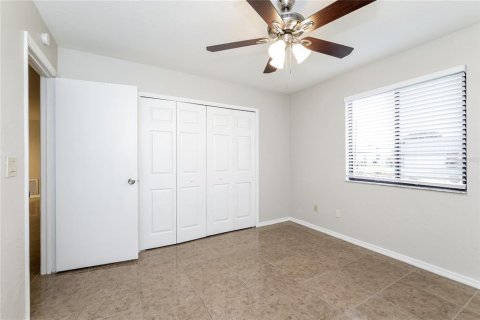 House in Kissimmee, Florida 3 bedrooms, 110.93 sq.m. № 2259347 - photo 11