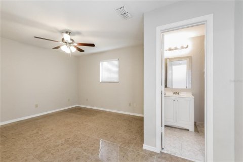 House in Kissimmee, Florida 3 bedrooms, 110.93 sq.m. № 2259347 - photo 9