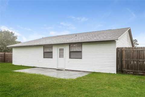 House in Kissimmee, Florida 3 bedrooms, 110.93 sq.m. № 2259347 - photo 15