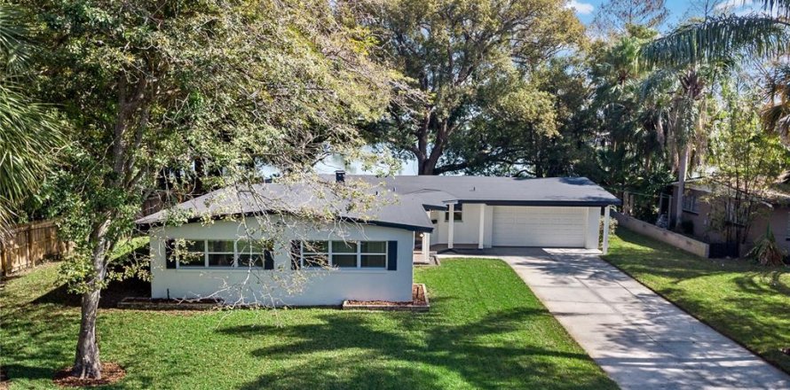 House in Orlando, Florida 3 bedrooms, 177.16 sq.m. № 1528701