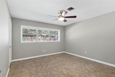 House in Orlando, Florida 3 bedrooms, 177.16 sq.m. № 1528701 - photo 25