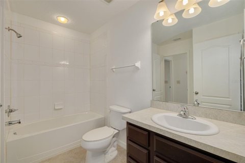 Townhouse in Clearwater, Florida 2 bedrooms, 157.75 sq.m. № 1717926 - photo 26