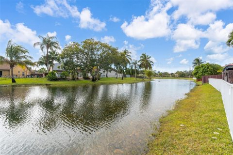 Casa en venta en Davie, Florida, 3 dormitorios, 138.05 m2 № 2248244 - foto 3