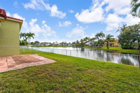 Casa en venta en Davie, Florida, 3 dormitorios, 138.05 m2 № 2248244 - foto 4