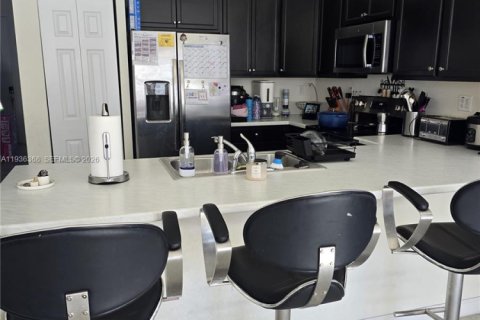 Touwnhouse à vendre à Hialeah, Floride: 3 chambres, 143.07 m2 № 1999255 - photo 9