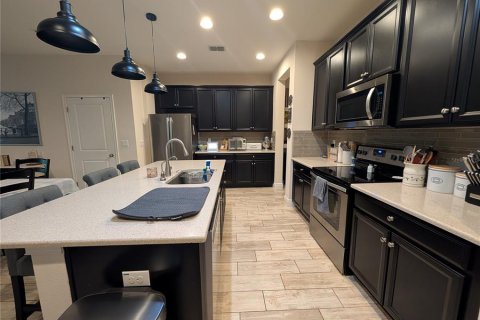 Townhouse in LAKESHORE in Lutz, Florida 3 bedrooms, 182.18 sq.m. № 2198250 - photo 4