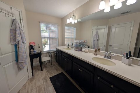 Townhouse in LAKESHORE in Lutz, Florida 3 bedrooms, 182.18 sq.m. № 2198250 - photo 21