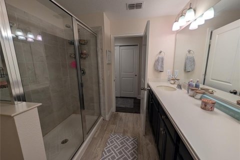 Townhouse in LAKESHORE in Lutz, Florida 3 bedrooms, 182.18 sq.m. № 2198250 - photo 30