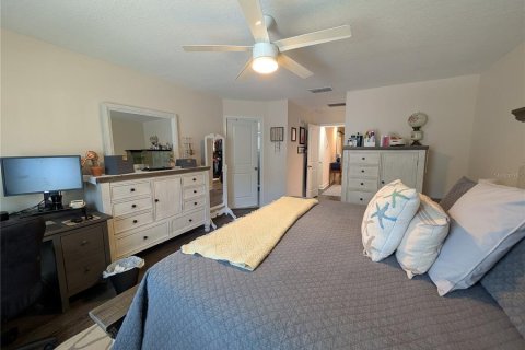 Townhouse in LAKESHORE in Lutz, Florida 3 bedrooms, 182.18 sq.m. № 2198250 - photo 16