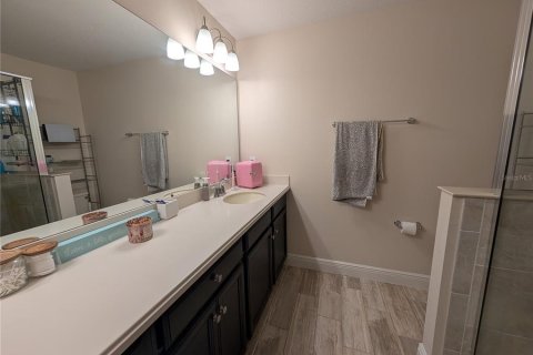Townhouse in LAKESHORE in Lutz, Florida 3 bedrooms, 182.18 sq.m. № 2198250 - photo 28