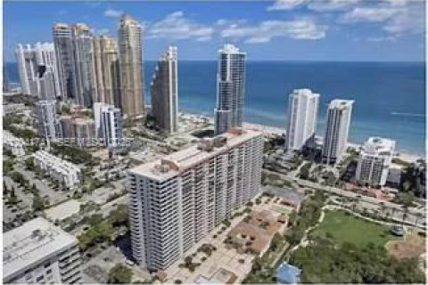 Condo in Sunny Isles Beach, Florida, 3 bedrooms  № 2183783