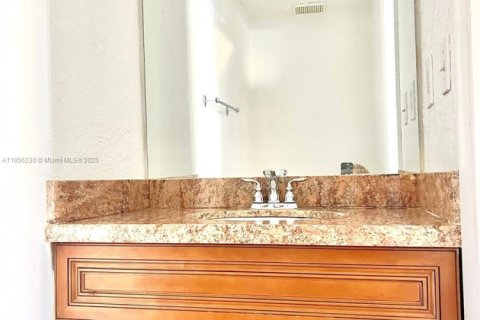 Condominio en alquiler en Palmetto Bay, Florida, 2 dormitorios, 96.06 m2 № 1881811 - foto 17